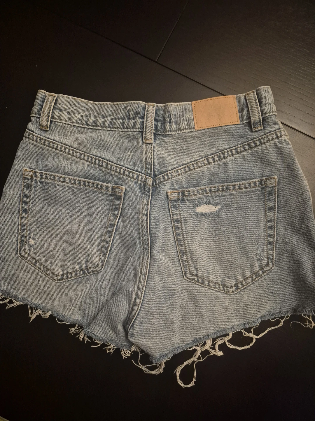Pull&Bear Distressed Denim Shorts , good condition, size 2 - photo 2