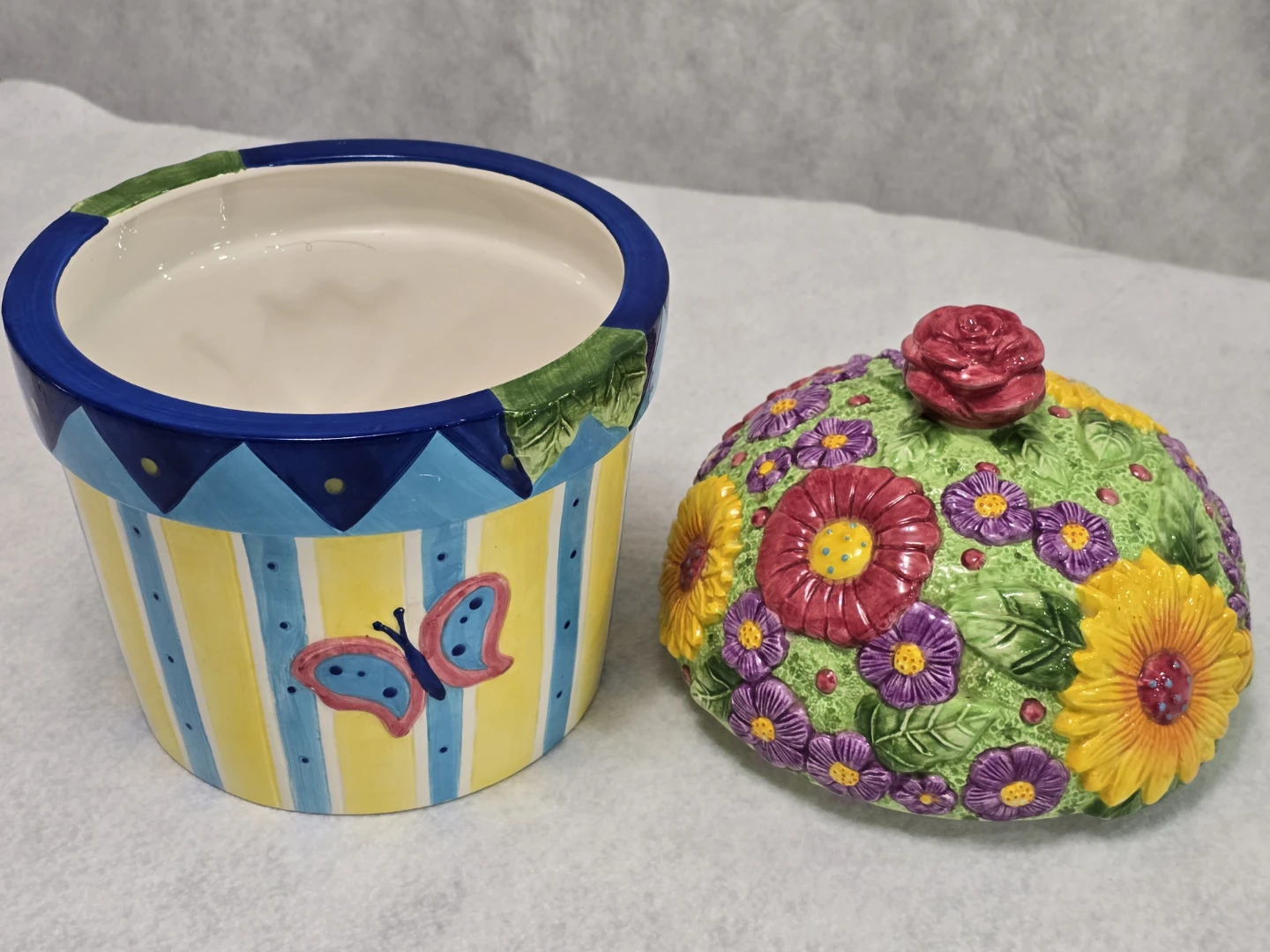Vintage Cooks Club Flower Cookie canister Tulips Roses butterfly - photo 3