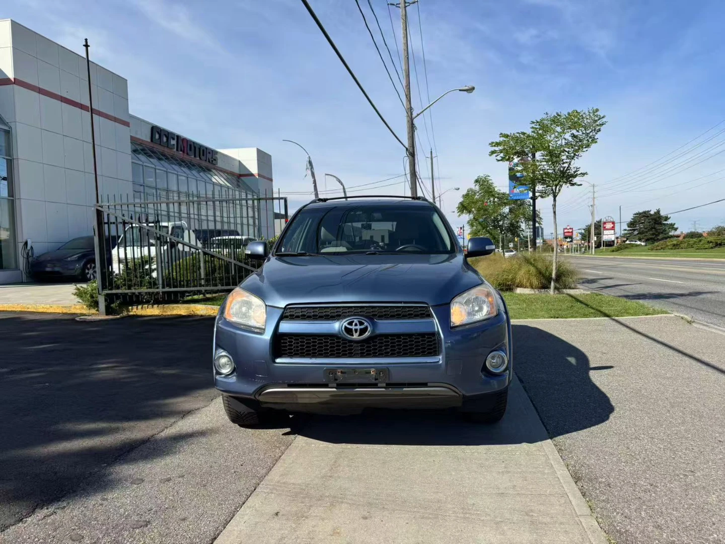 2010 Toyota RAV4 Limited - photo 2