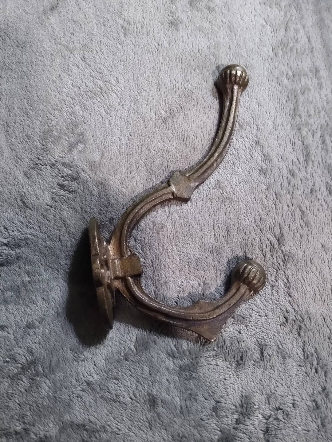 4 cast iron antique double coat hooks