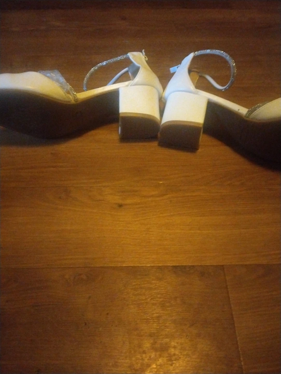 Top Moda White Block Heel Sandals - photo 3