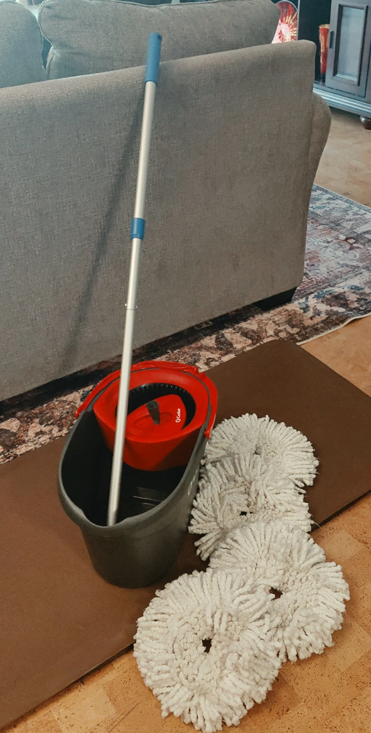 Ocedar spin mop with 4 mopheads