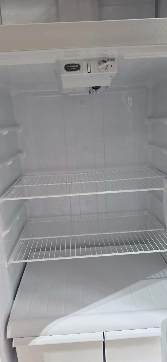 Hotpoint white top-mount refrigerator - photo 4