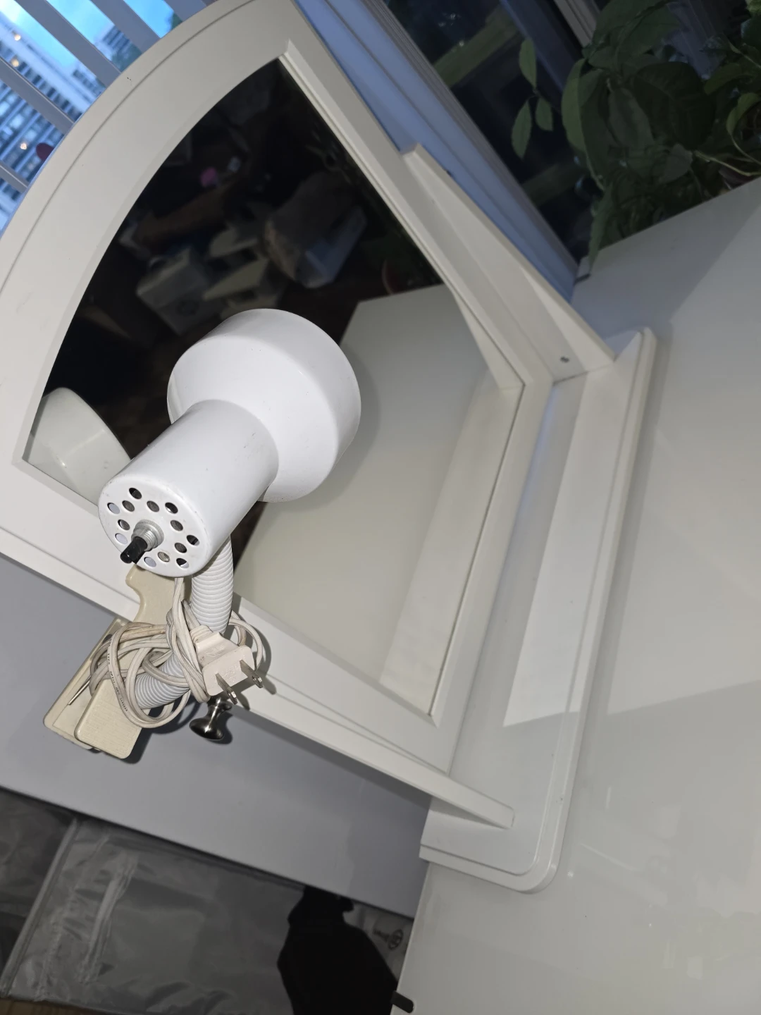 White Vanity Table with Mirror - photo 4