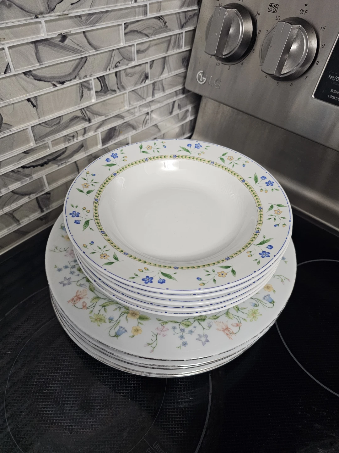 🏈Floral pattern dinner plates and bowls set