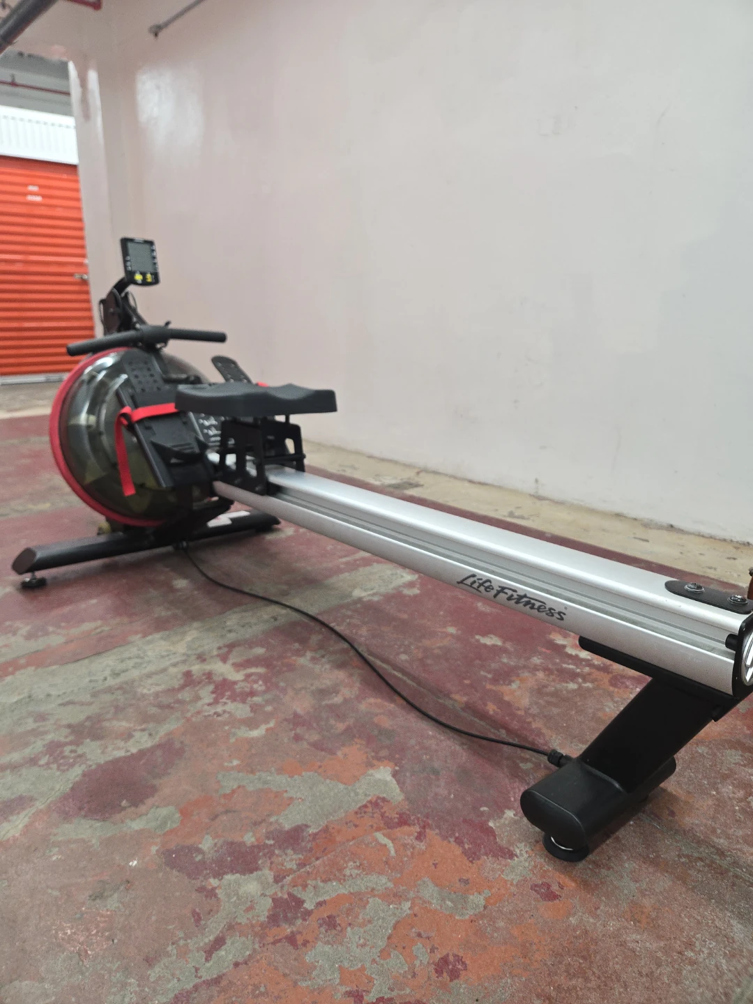 Life Fitness Row HX Trainer