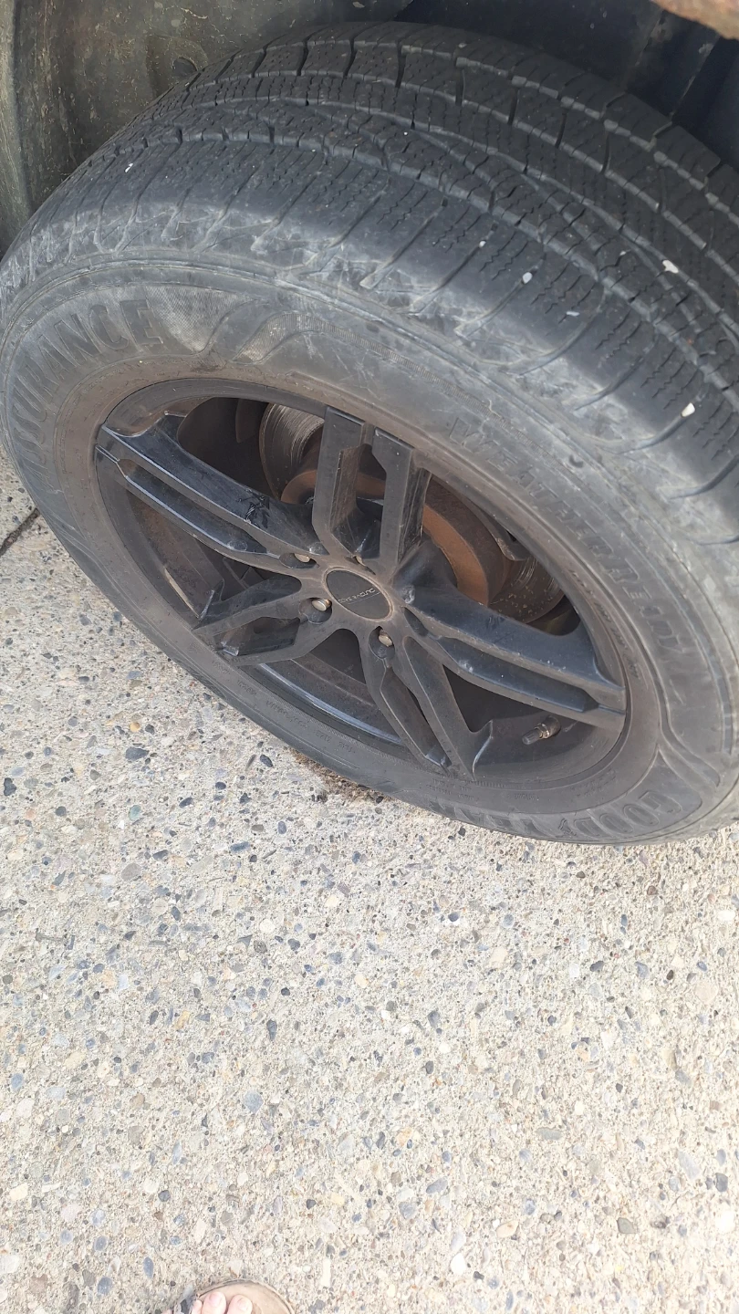 Pontiac Torrent SUV - photo 4