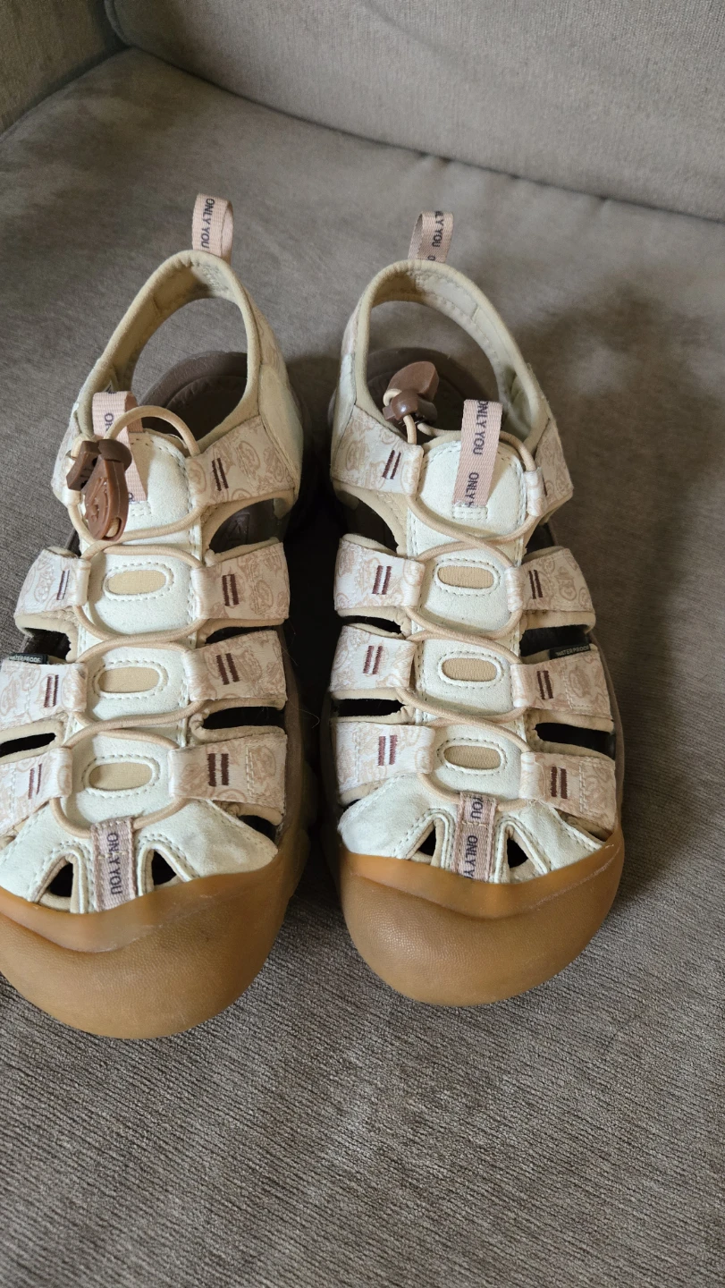 NWT men's keen Smokey the Bear Sandles