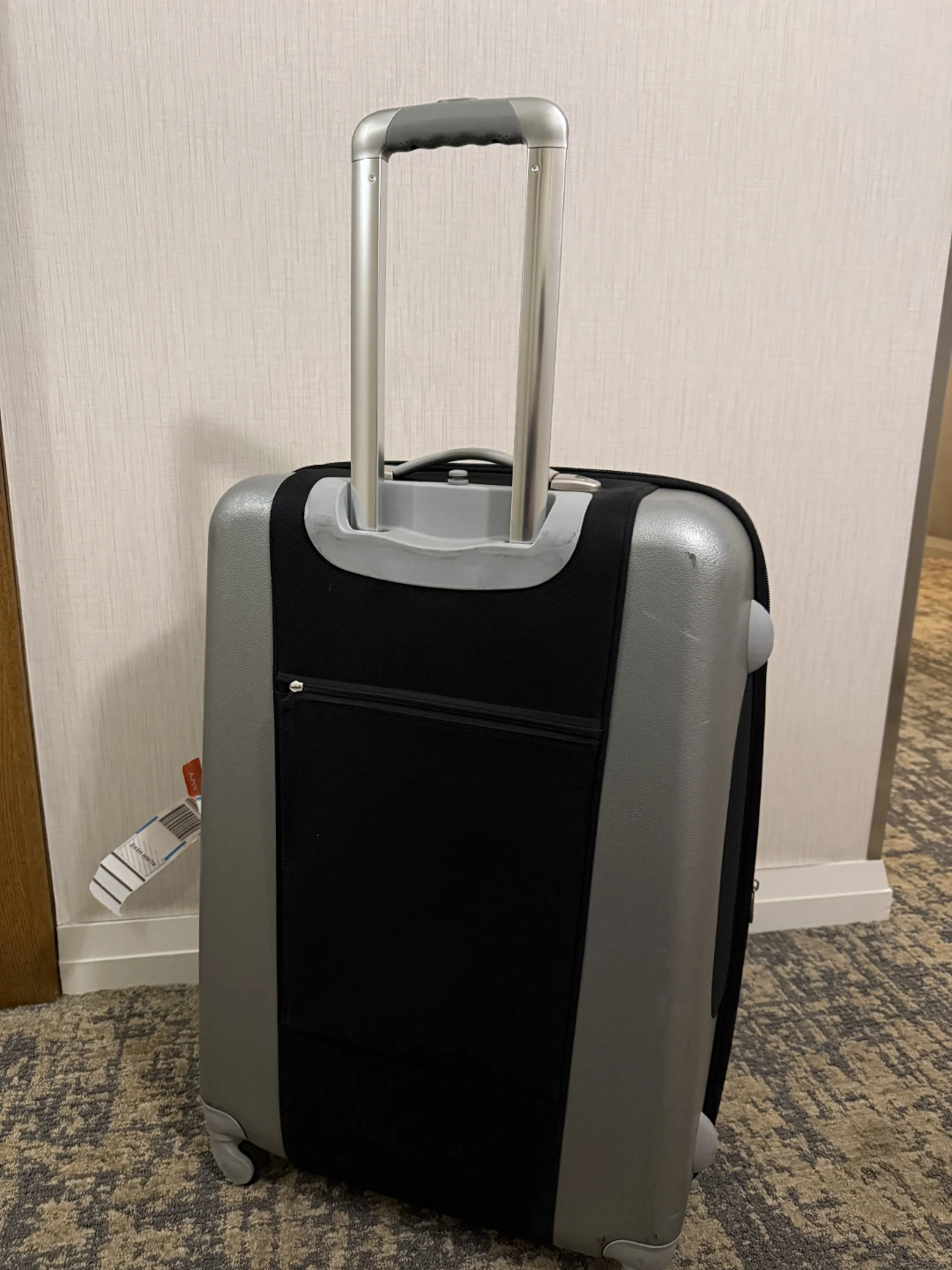 HEYS Large Rolling Suitcase / Luggage – Black & Grey