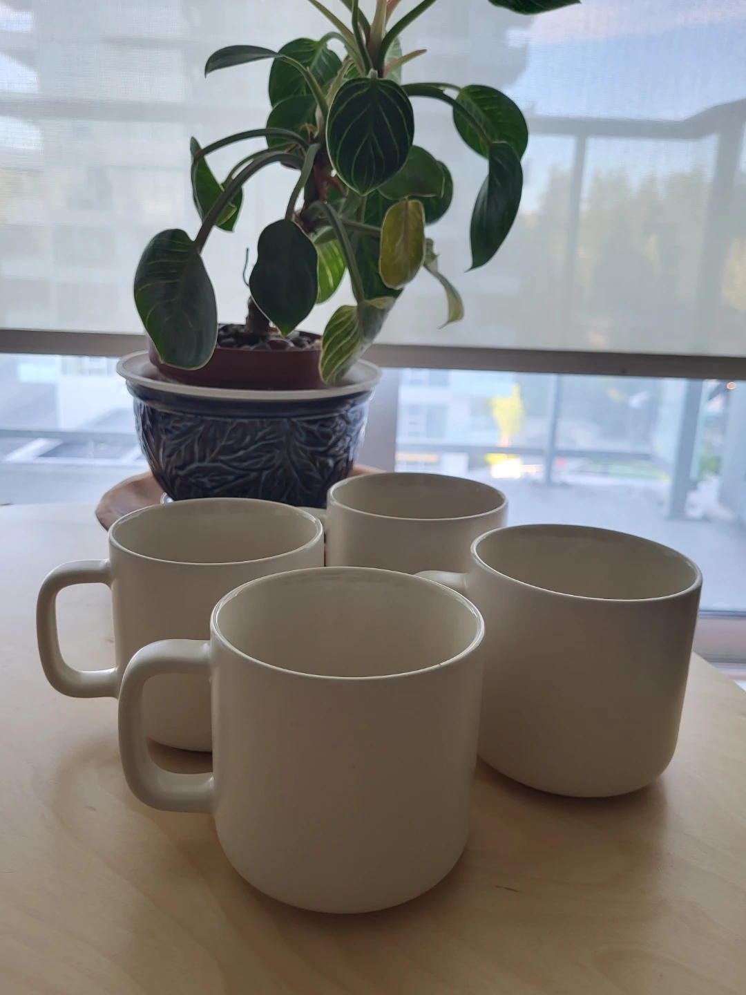 Set of 4 White/Cream Mugs