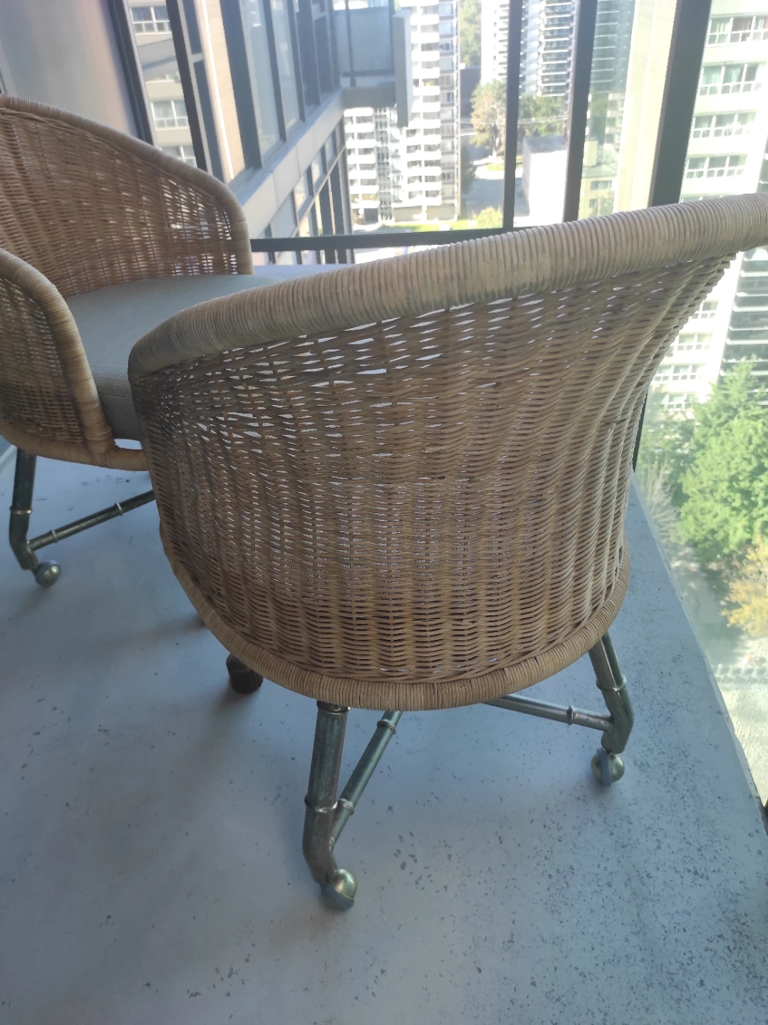 Set of Two Wicker Accent Chairs - photo 3