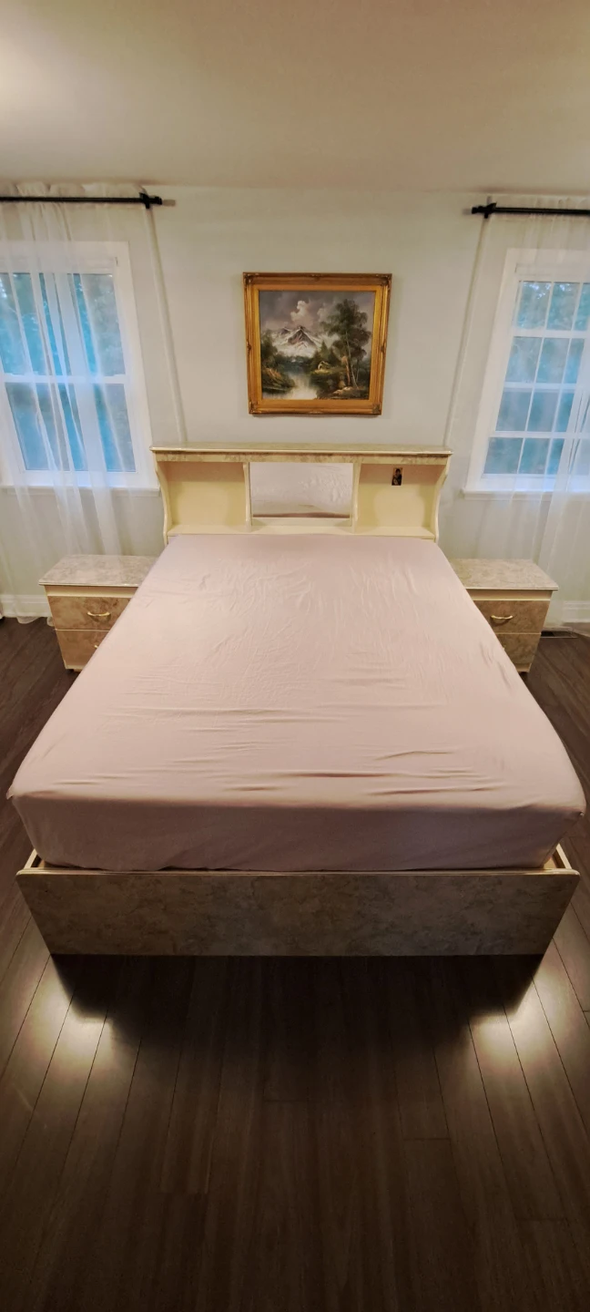Great 5-piece queen set bedroom
