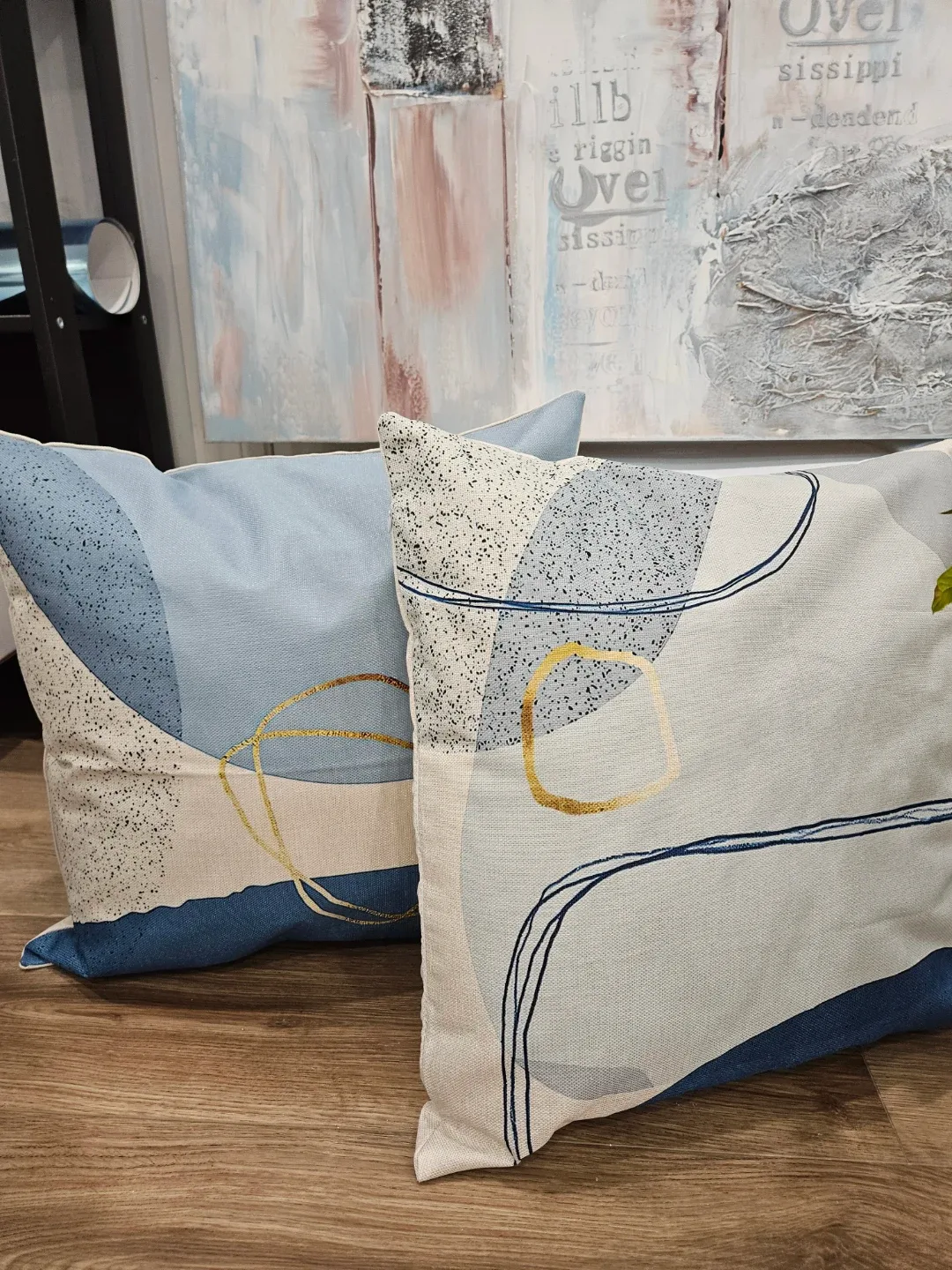 Art and Set of two decorative throw pillows - photo 2