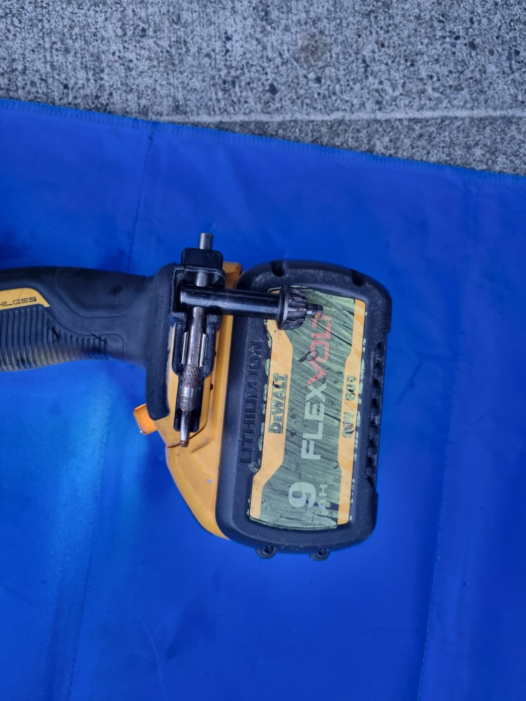 DeWalt Flexvolt 9.0Ah Cordless Hammer Drill - photo 3