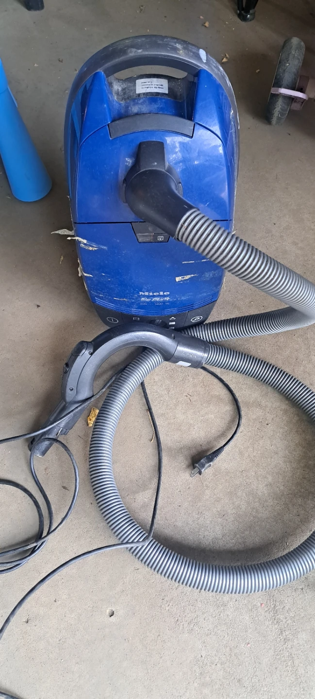 Miele Blue Star Vacuum - photo 2