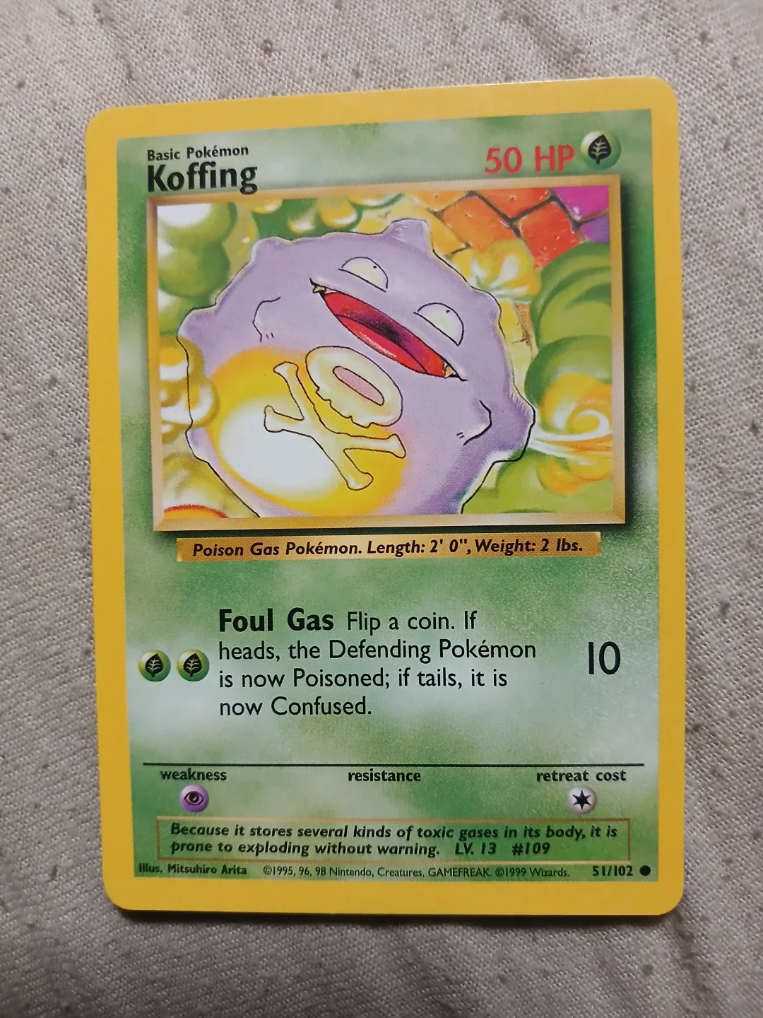 Koffing 51/102 1999 Pokémon Card