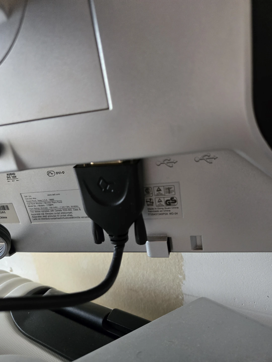 Dell 1708FPt Flat Panel Monitor - photo 2