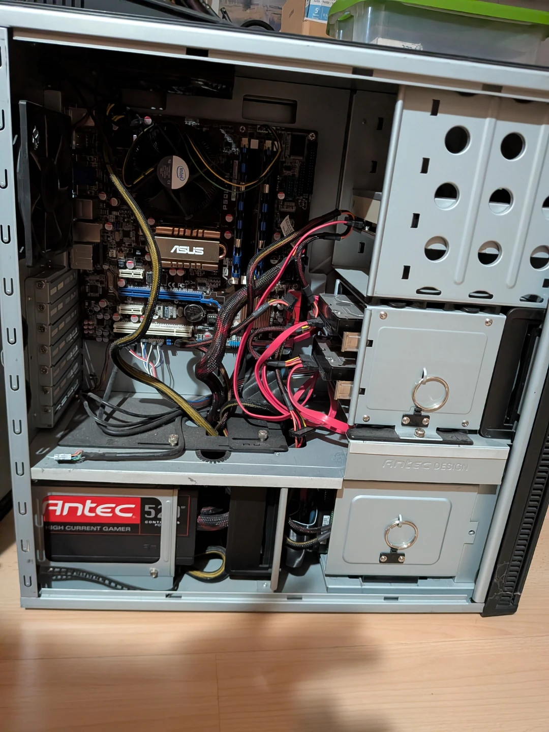Antec Computer Case with Internal Components - photo 2