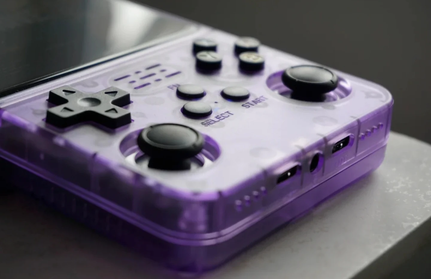 R36S Handheld Game Console - photo 3