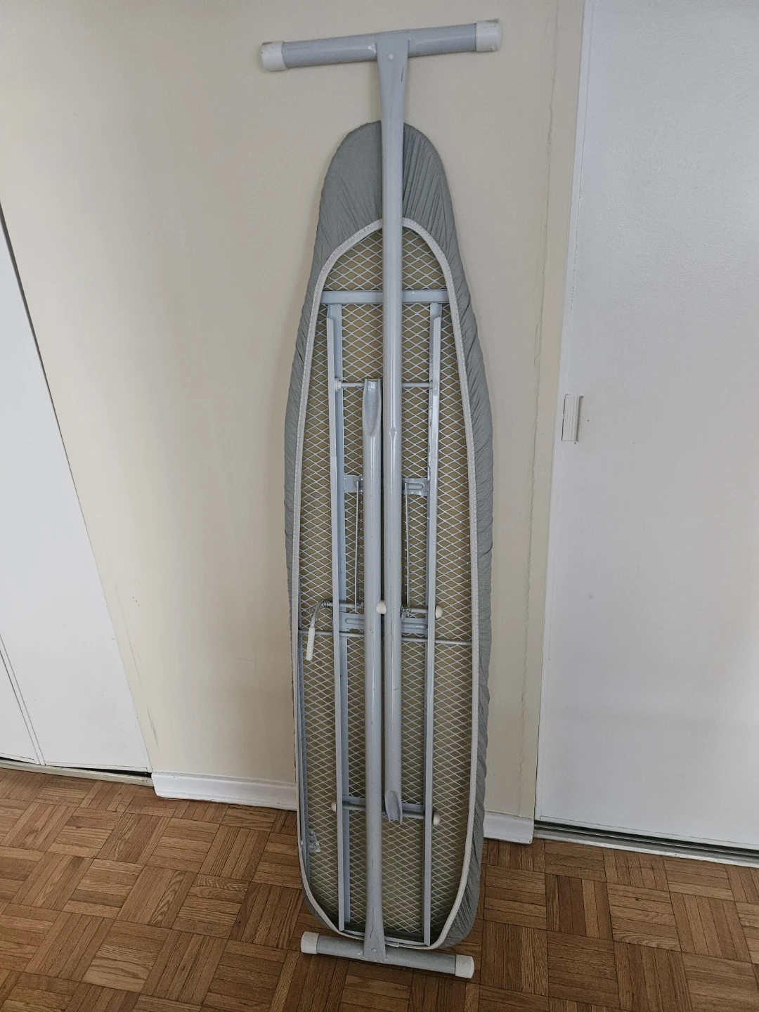 Ironing Board (barely used) - photo 2