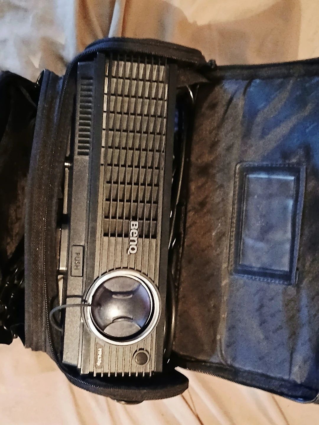 BenQ MP610 Projector