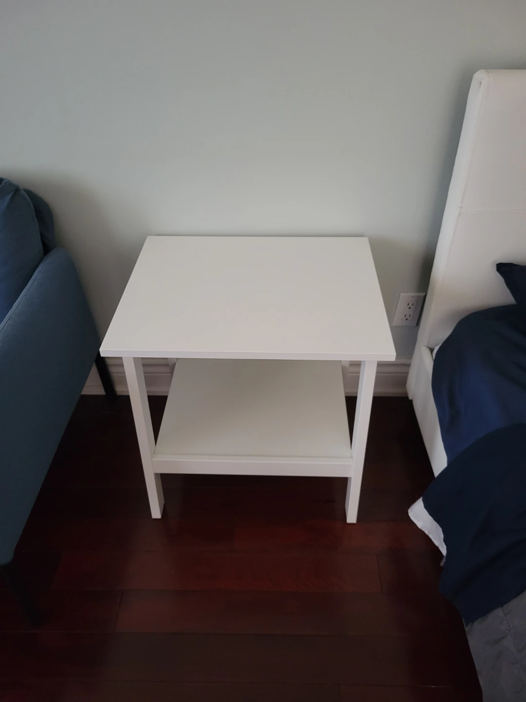 $30 each bedside tables - photo 4