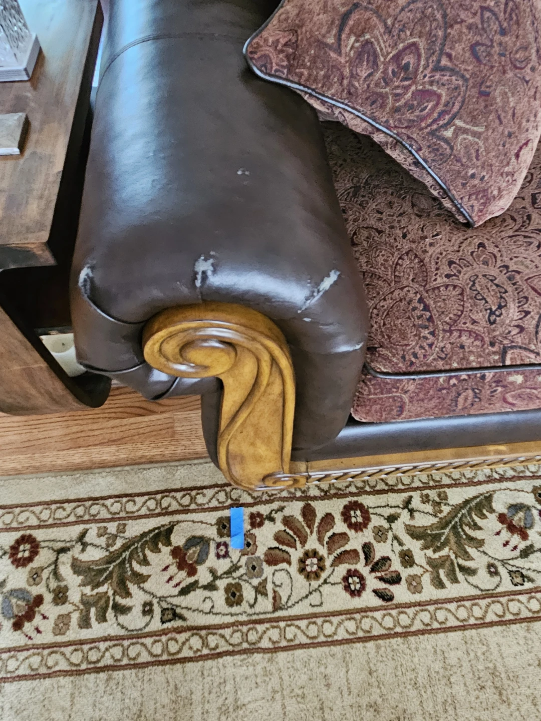 Traditional Brown Sofa - photo 3