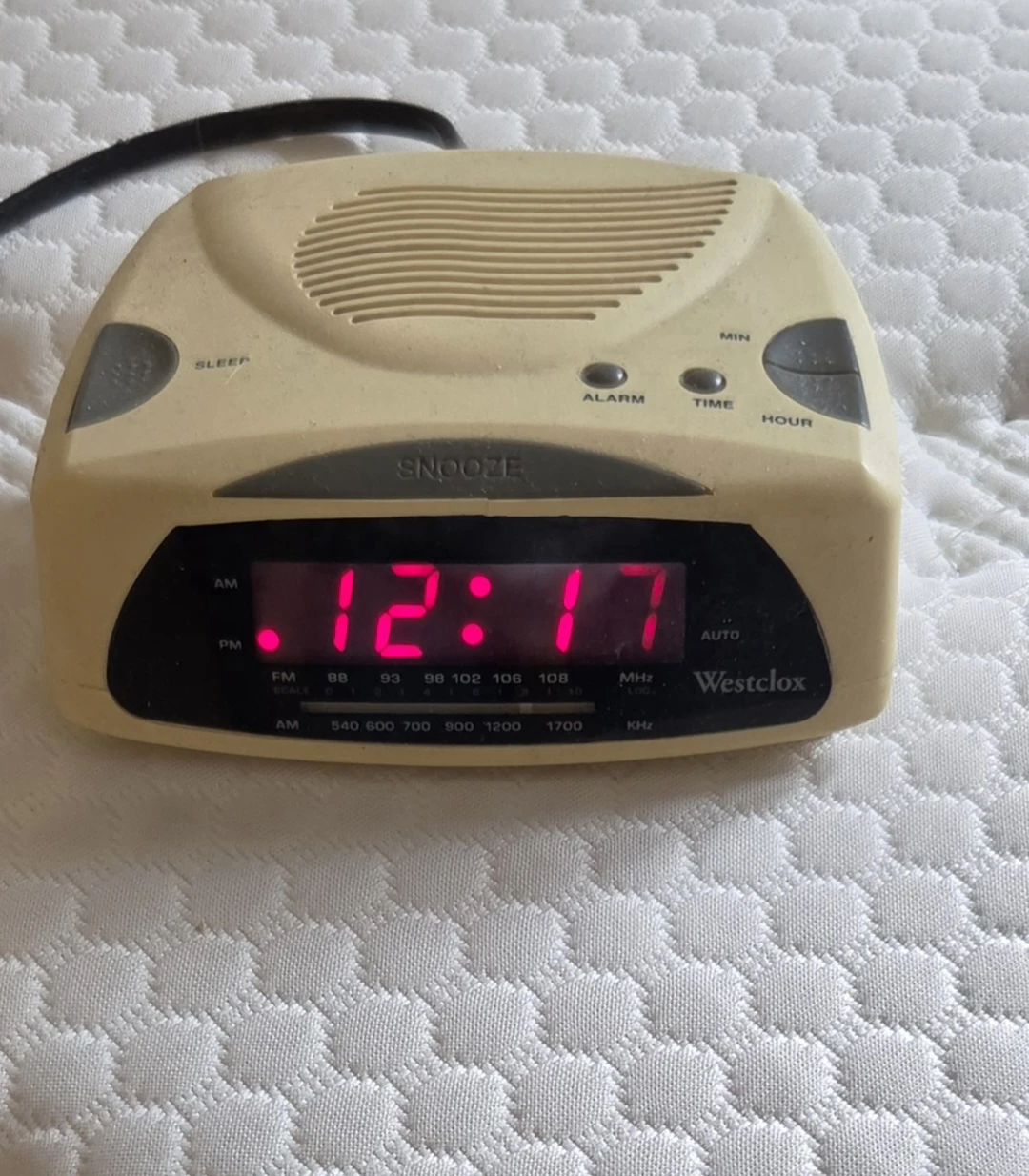 Westclox AM/FM Radio Alarm Clock
