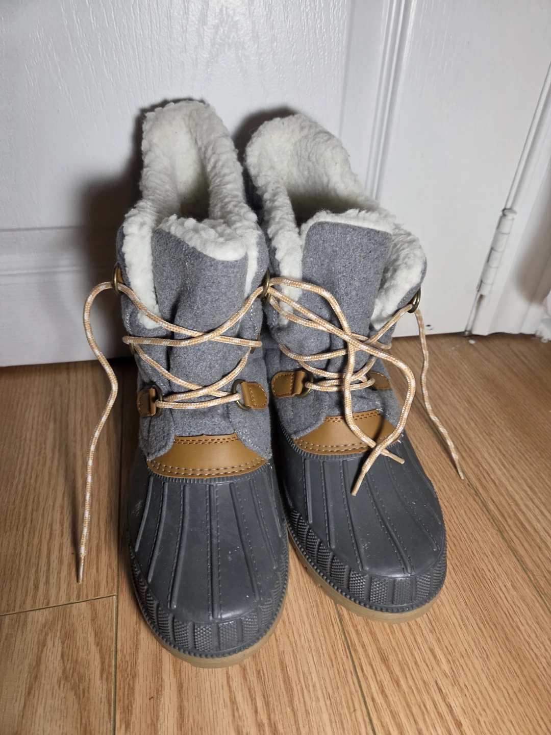 Time & Tru Winter / Snow Boots - Size 9 (Worn Once) - photo 4