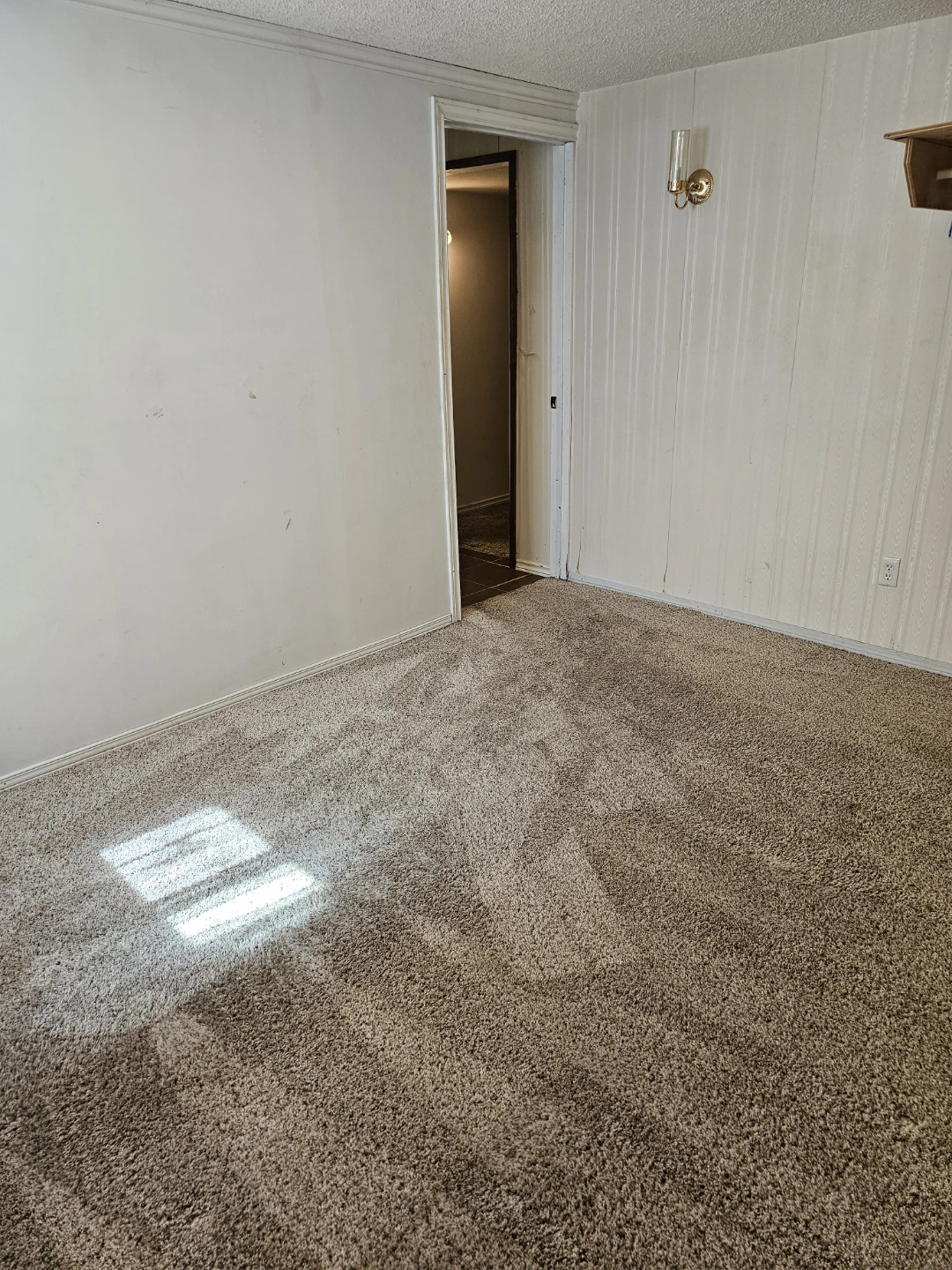 2 BEDROOMS BASEMENT SUITE AVAIL IMMEDIATLY IN MARLBOROUGH N.E - photo 3