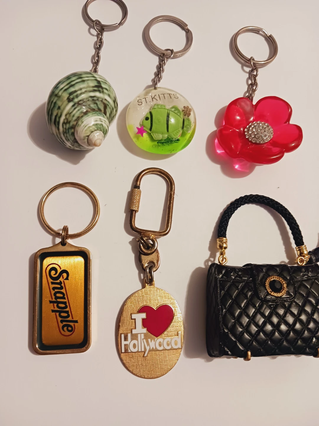 $3 EACH !! Set of 6 Assorted Keychains - photo 2
