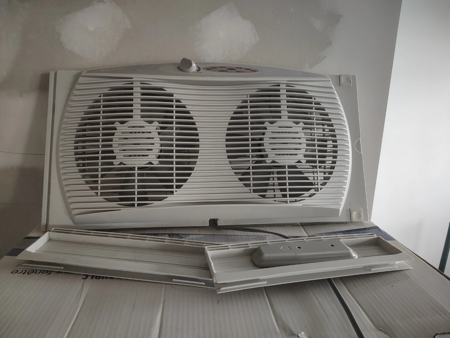 Bionaire Twin Window Fan with Remote - photo 2