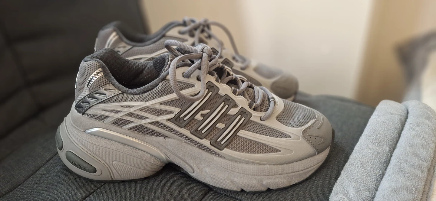 Adidas Response CL Grey Sneakers