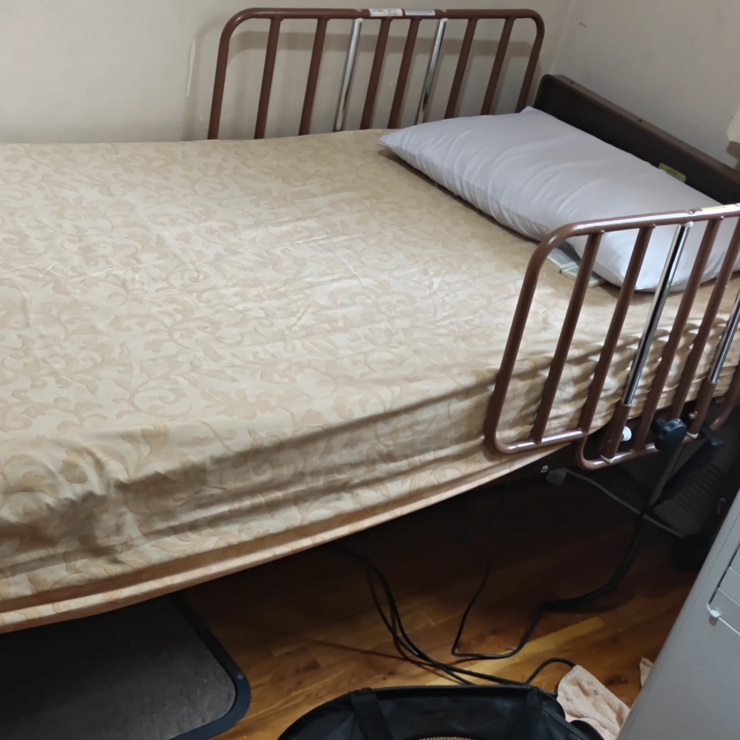 Full-electric hospital bed - photo 2