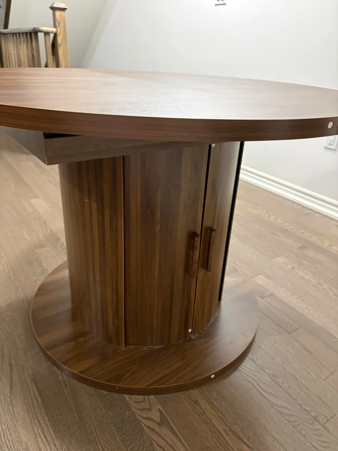 Walnut finish round dining table - photo 2