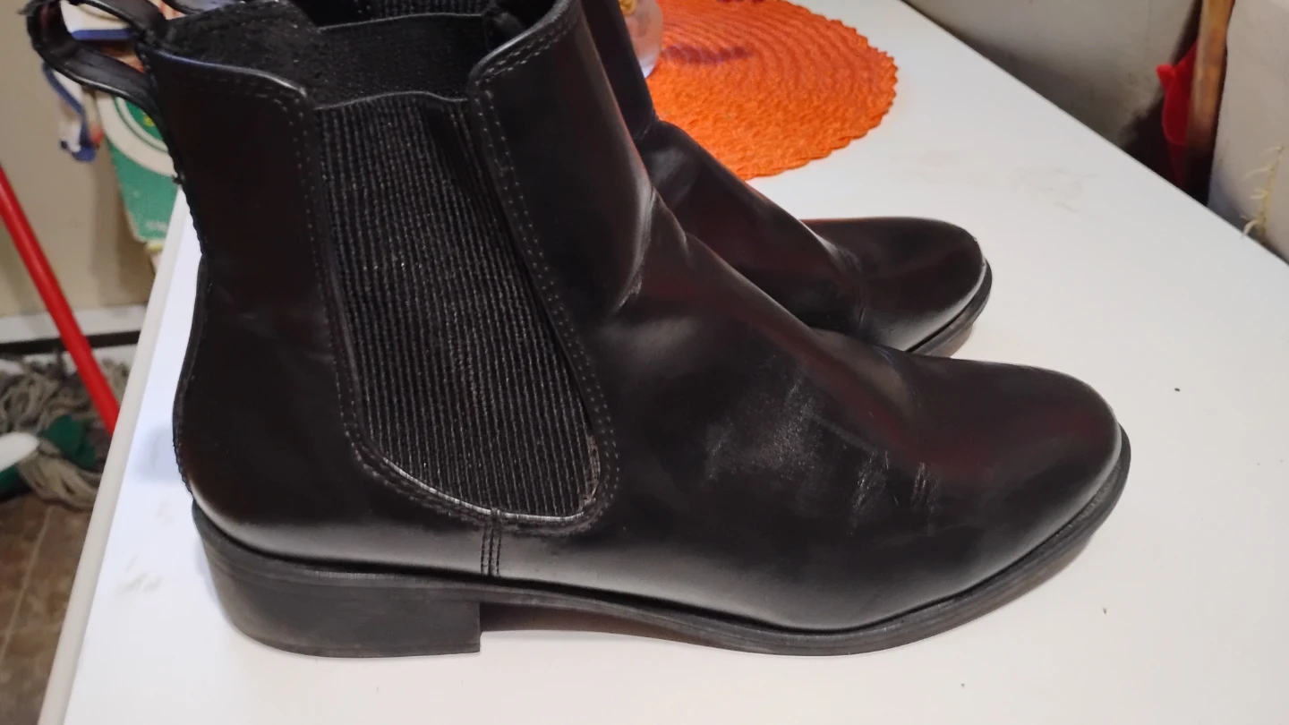 Black H&M Chelsea Boots Size 9.5