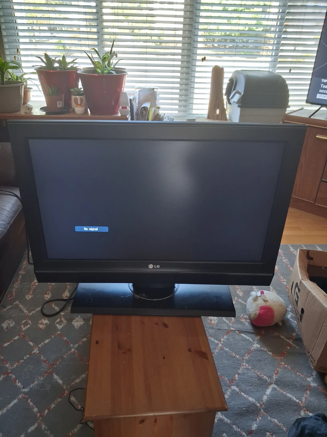 LG 32 " Television - photo 3