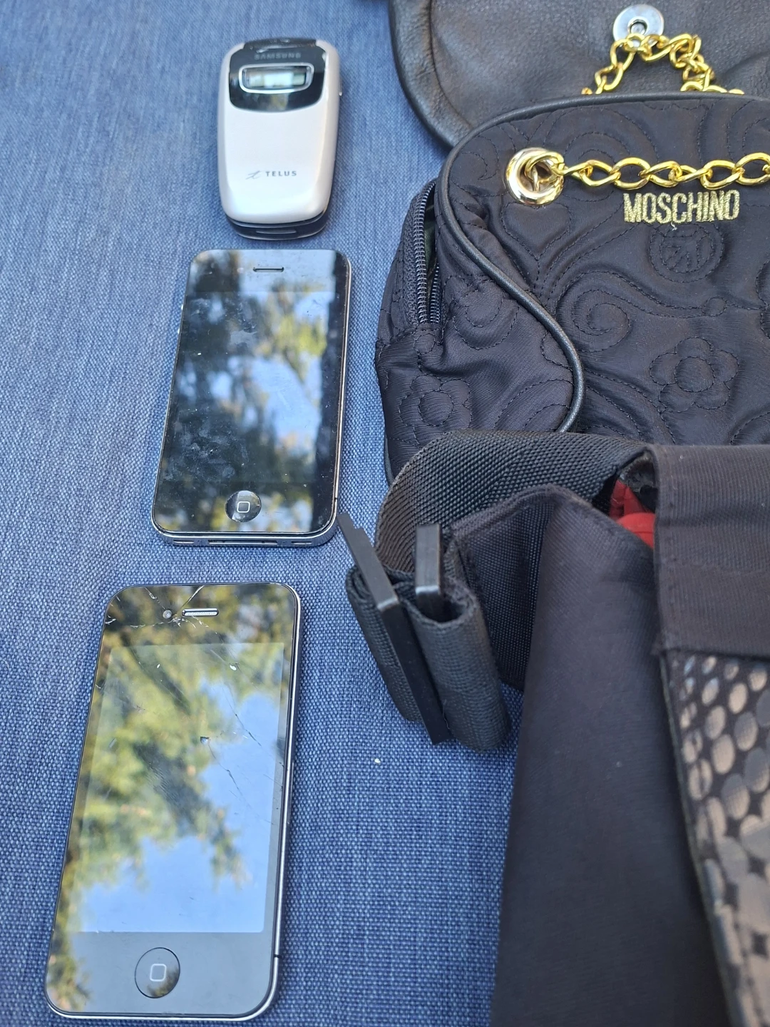 Bulk Vintage Lot: Designer Bags, Classic Phones & Accessories - photo 3