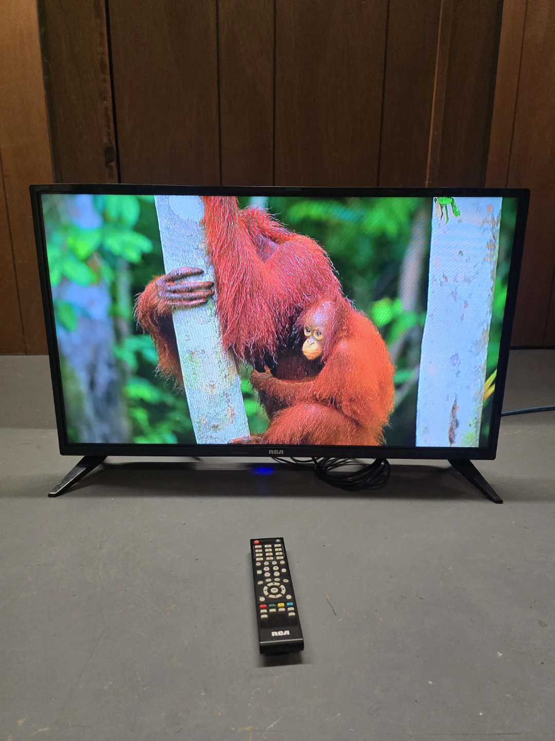 RCA 32" 720P LED HD TV ( RT3205) - photo 4