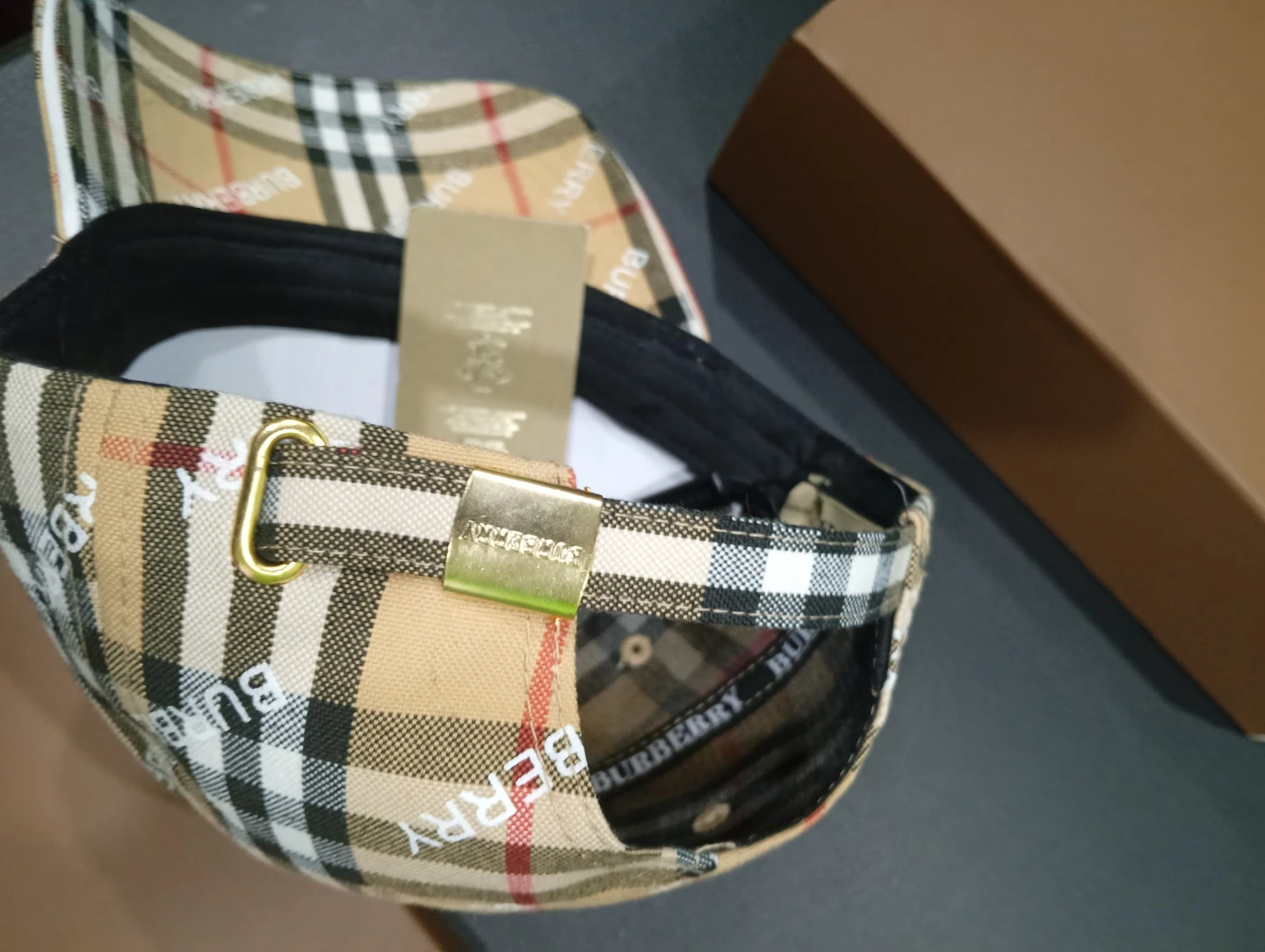 Burberry cap unisex - photo 4