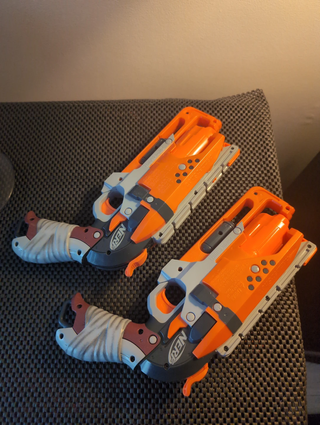 2 Nerf Zombie Strike Hammershot Blasters - photo 2