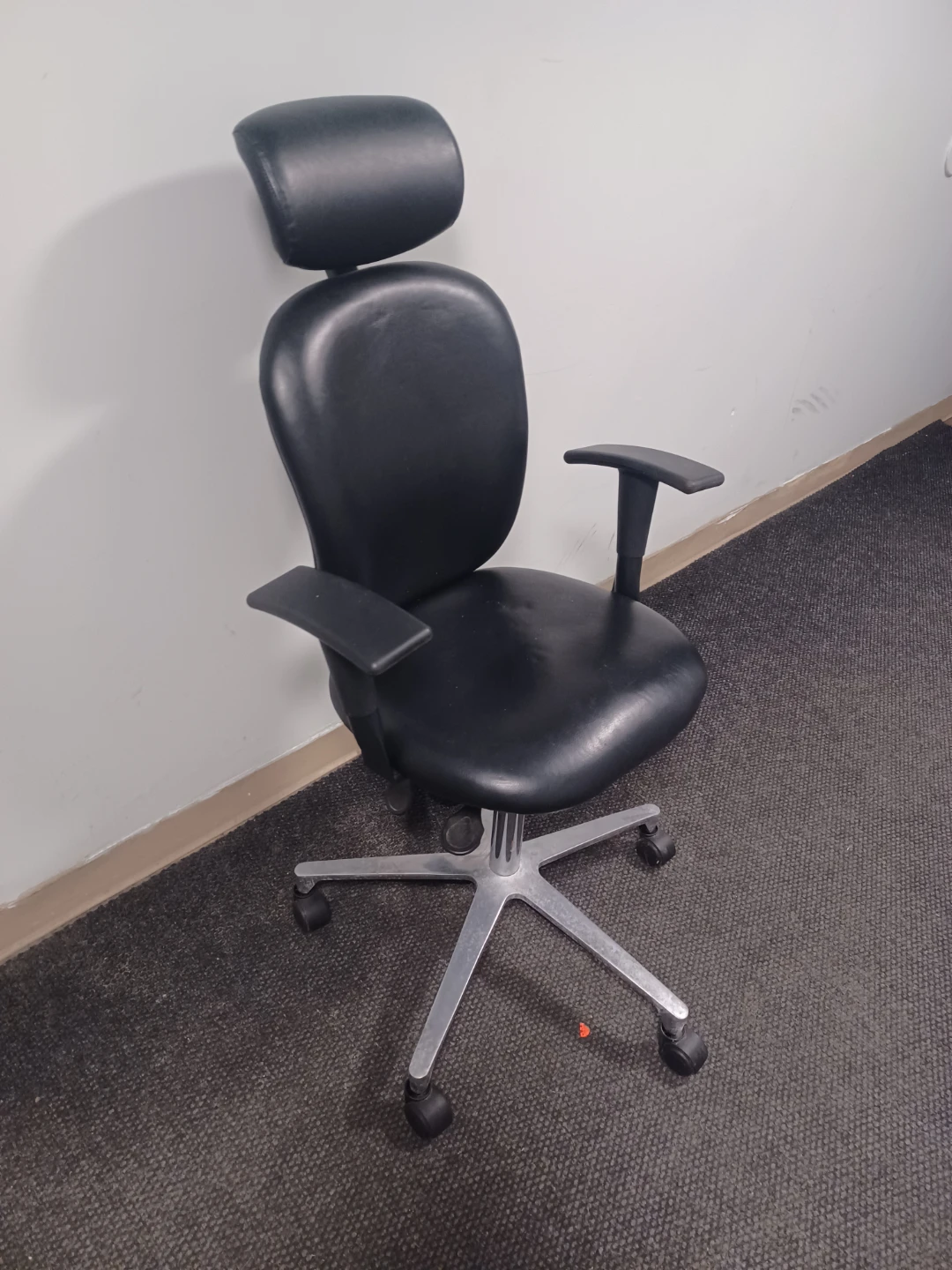 Black Ergonomic Office Chair - photo 4