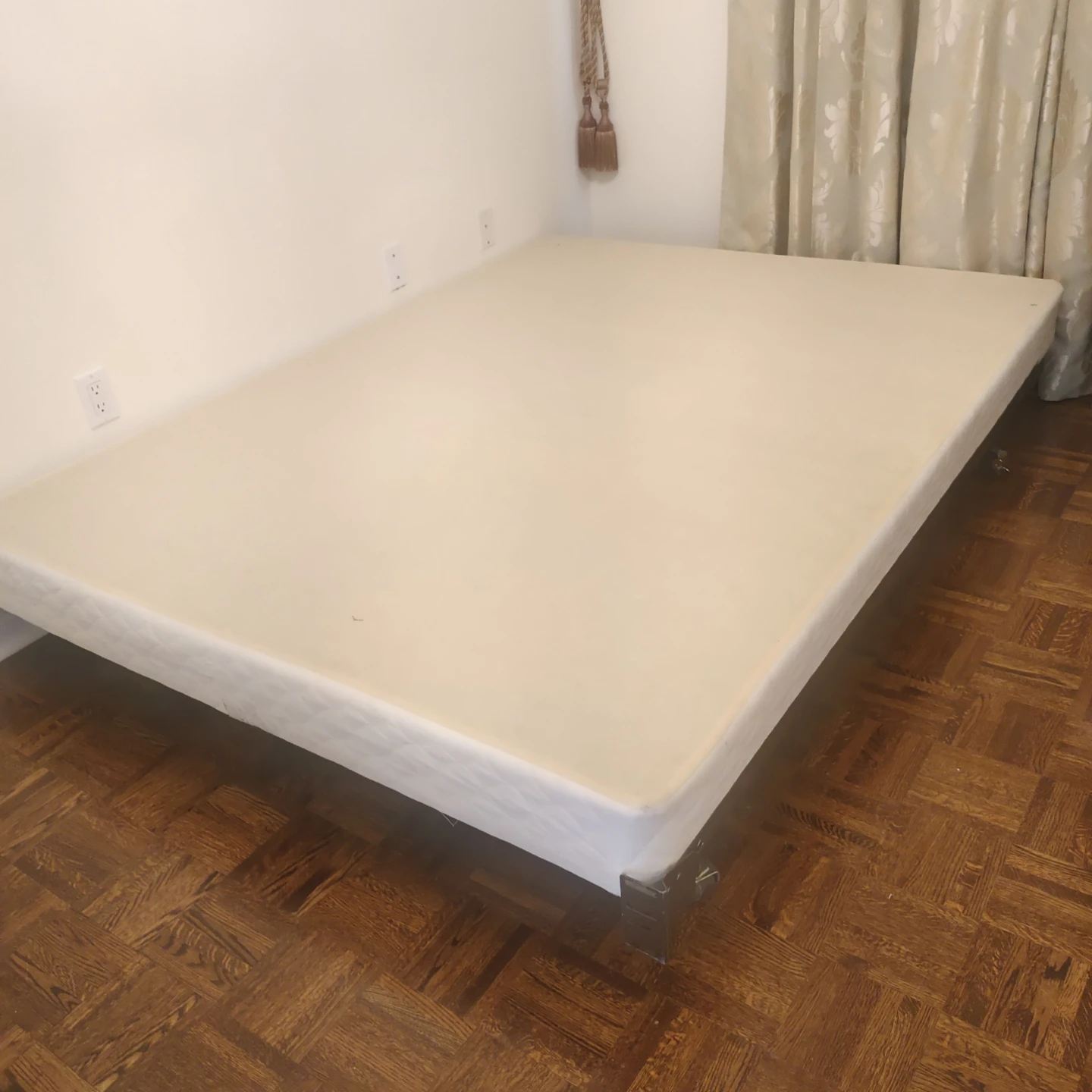 Queen Bed Frame+Box+Mattress - photo 5