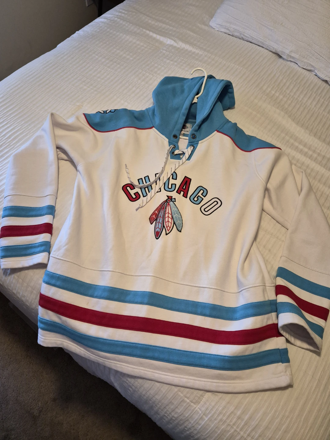 Brand New never worn Blackhawks Sweat Shirt