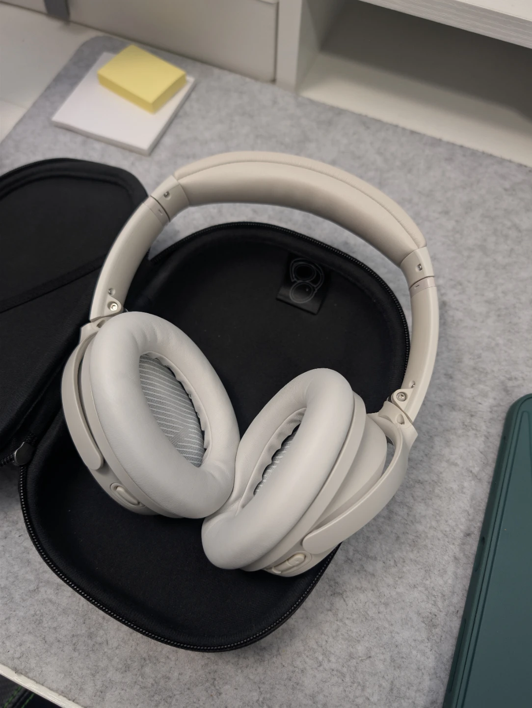 Bose QuietComfort 45 Noise Cancelling Headphones - photo 4