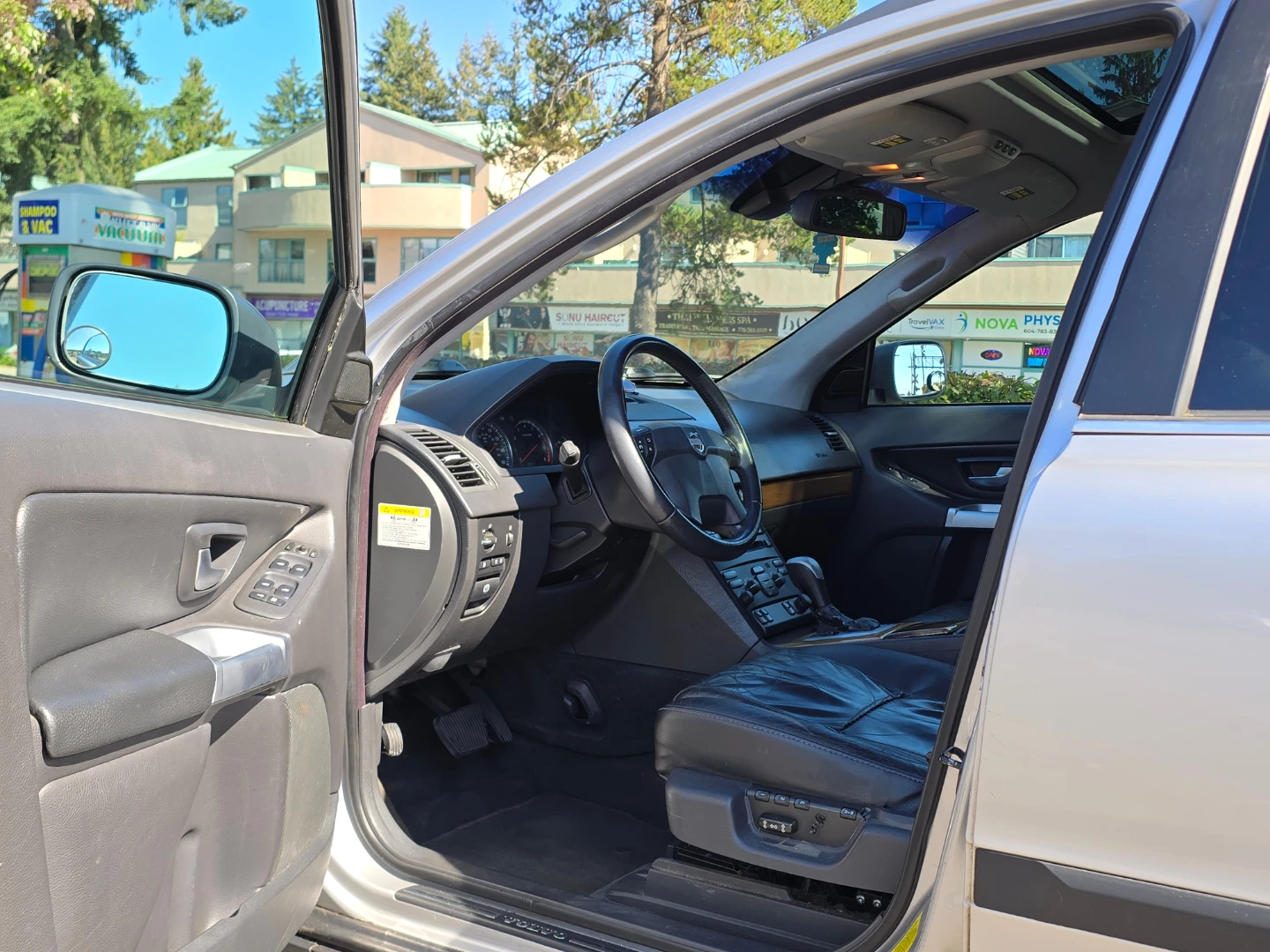 Silver Volvo XC90 T6 AWD - photo 5