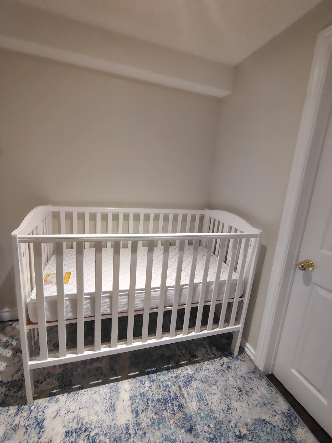 Foldable White Baby Crib - photo 2