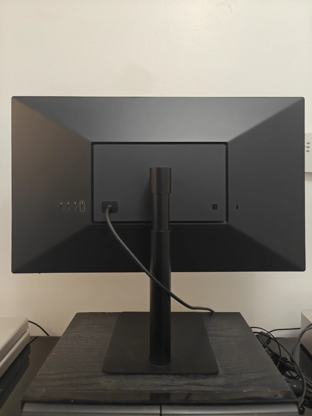 LG UltraFine 5K Display 27MD5KLB-B - photo 2