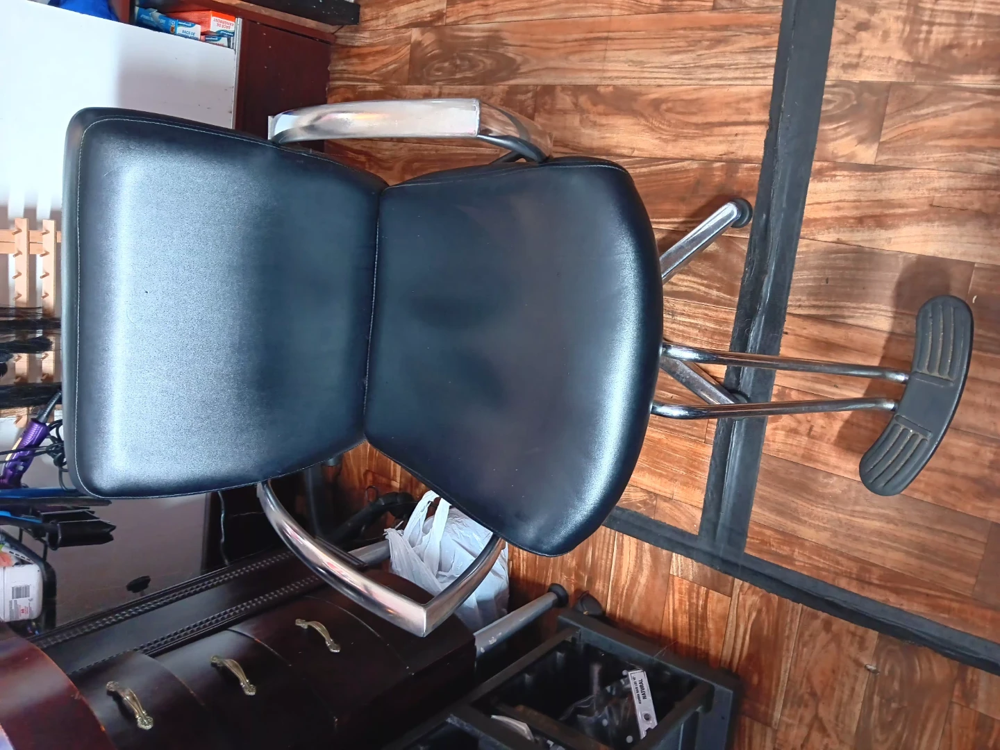 Beauty  salon chair - photo 2