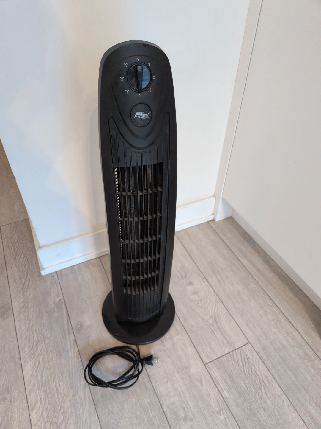 Cool Works black tower fan - photo 3